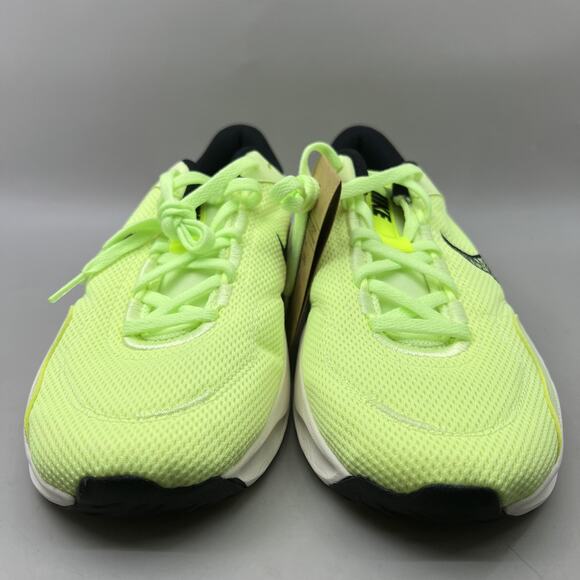 Nike Legend Essential‎ 3 NN Sneakers Men Size 9.5 Green Black Comfort Shoes NEW